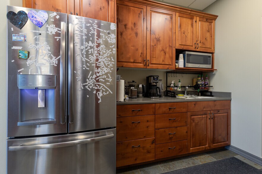 More Photos Of 618 Industrial Ct, Walla Walla Warehouse For Sale