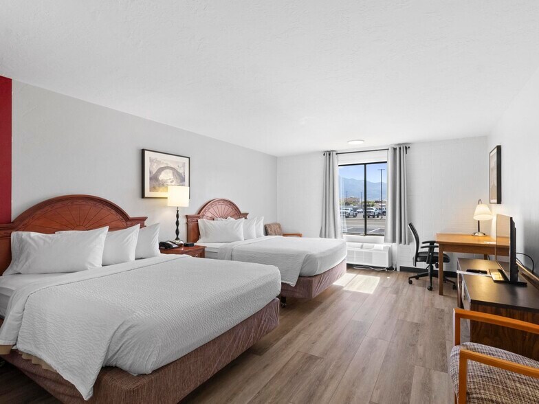 More Photos Of 333 N Main St, Richfield Hotel For Sale