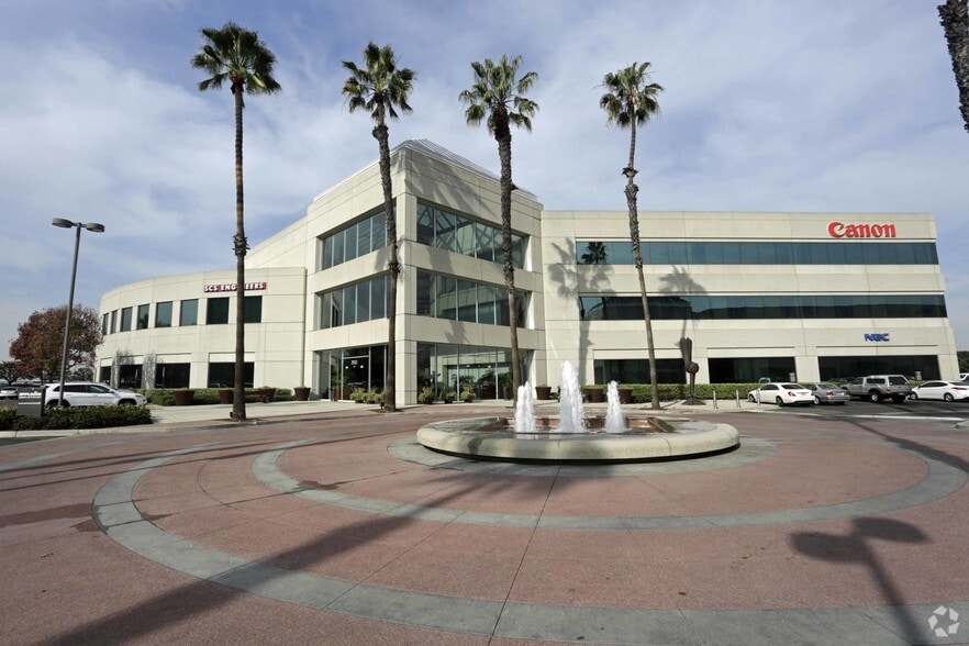 More Photos Of 3900 Kilroy Airport Way, Long Beach Unknown For Lease