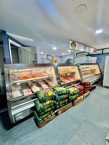 More Photos Of 6101 Symmes Rd, Gibsonton Restaurant For Sale