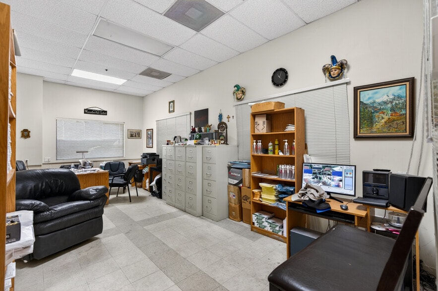 More Photos Of 8641 Sepulveda Blvd, North Hills Carwash For Sale