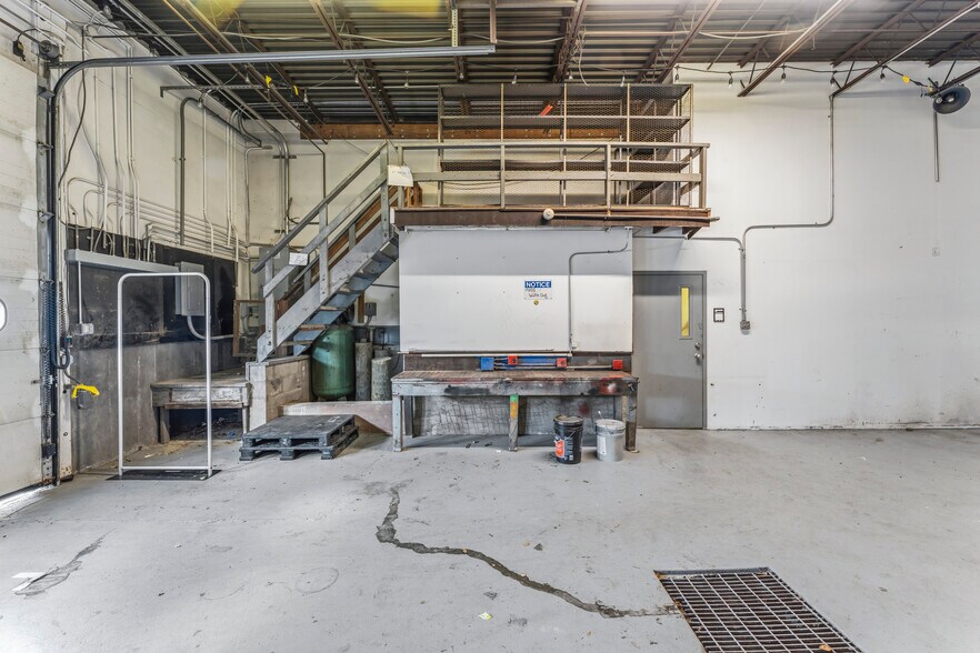 More Photos Of 13 Fort Hill Rd, Groton Storefront Retail Residential For Sale