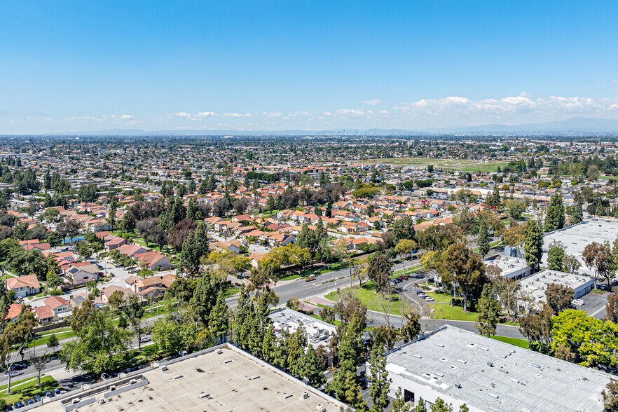 More Photos Of 12604 Hiddencreek Way, Cerritos Showroom For Lease