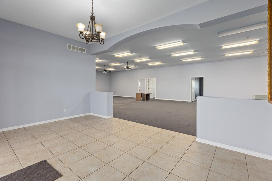 More Photos Of 20586 Old Route 66 Hwy, Staunton Office For Sale