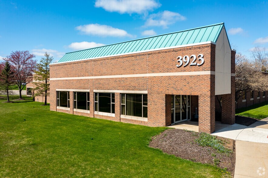 More Photos Of 3923 Ranchero Dr, Ann Arbor Office For Sale