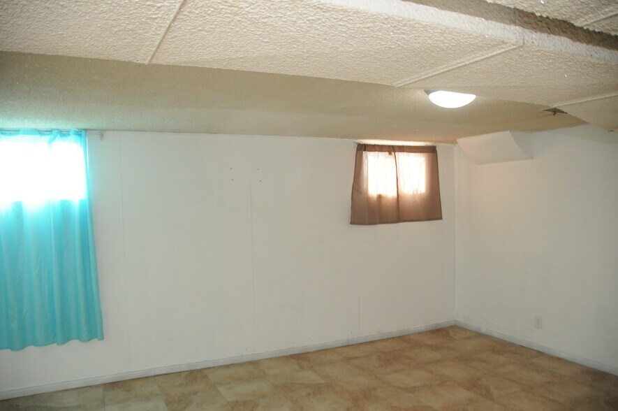 More Photos Of 2770 W 5400 S, Salt Lake City Flex For Sale