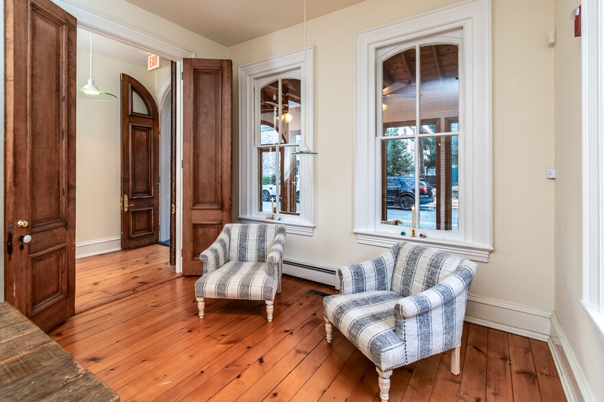 More Photos Of 24 N Main St, Lambertville Office For Sale