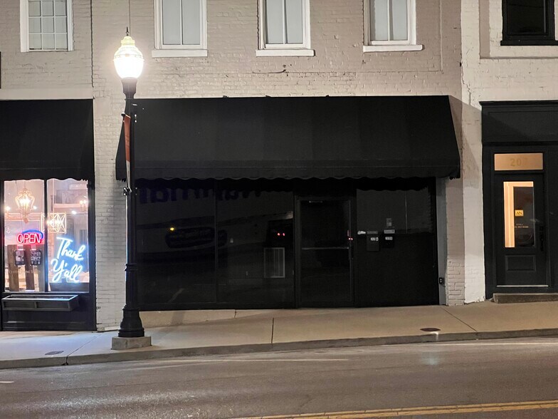 More Photos Of 209 N 1st St, Pulaski Storefront For Lease