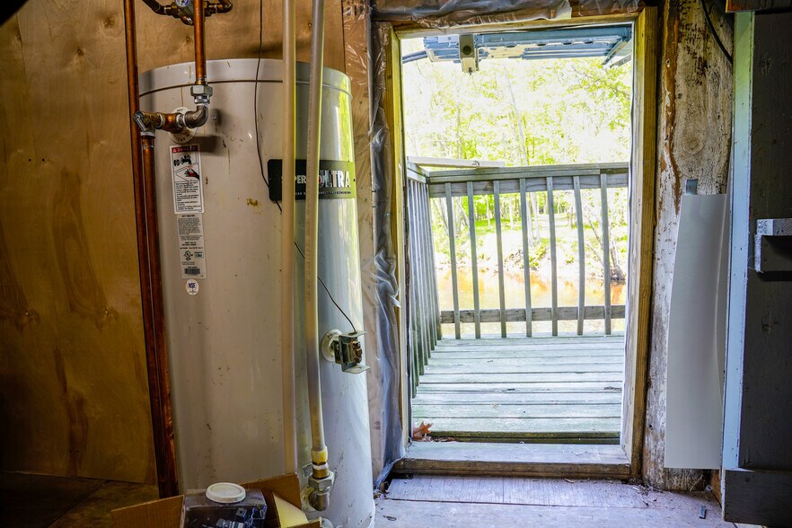 More Photos Of 123 Union Sq, Milford Restaurant For Sale