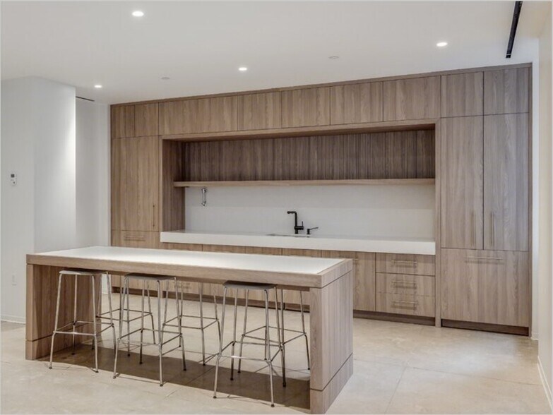 More Photos Of 19 W 44th St, New York Office For Lease