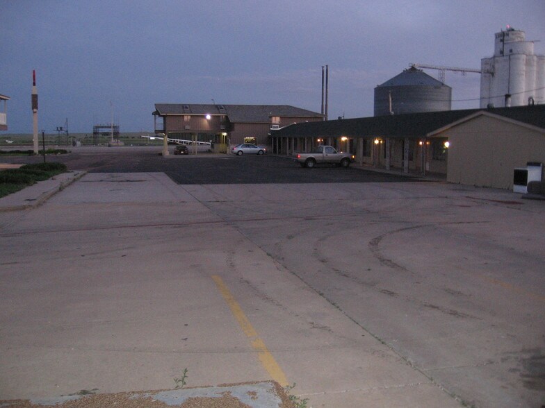 More Photos Of 158 E Main St, Limon Hotel For Sale