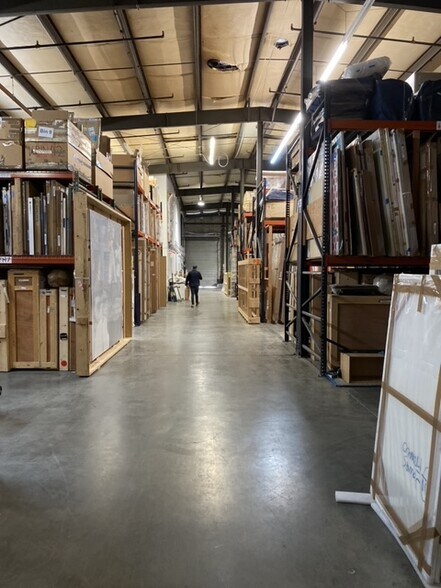 More Photos Of 2101 E 51st St, Vernon Manufacturing For Lease