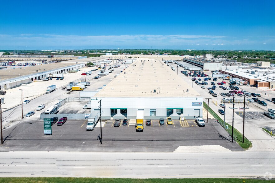 More Photos Of 4501-4727 Macro, San Antonio Unknown For Lease