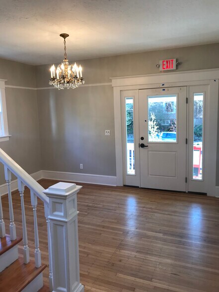 More Photos Of 1035 SE 14th Ave, Portland Apartments For Sale