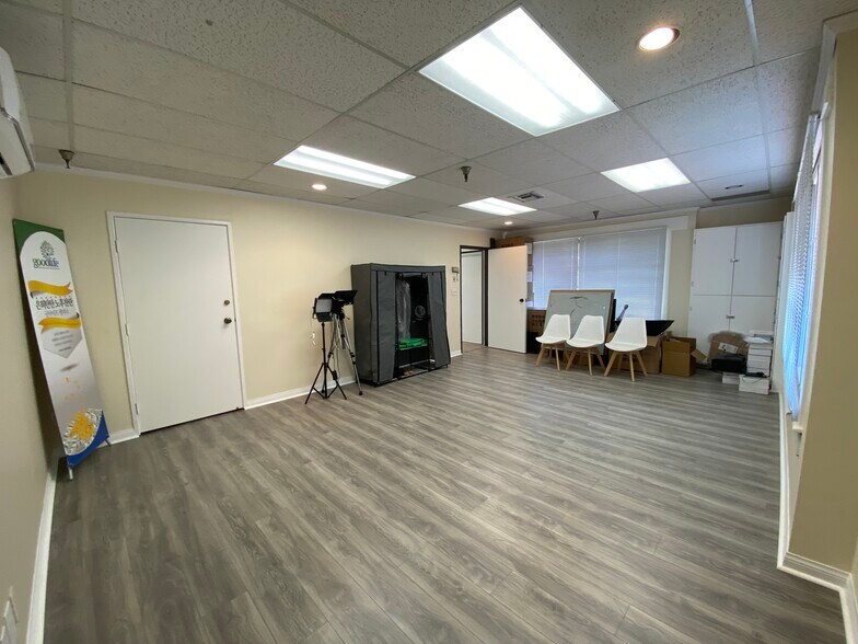 More Photos Of 25550 Hawthorne Blvd, Torrance Medical For Sale