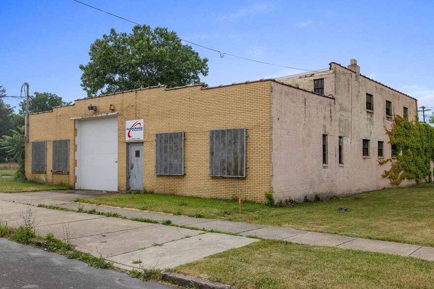 More Photos Of 1041 Niagara Ave, Niagara Falls Contractor Storage Yard For Sale