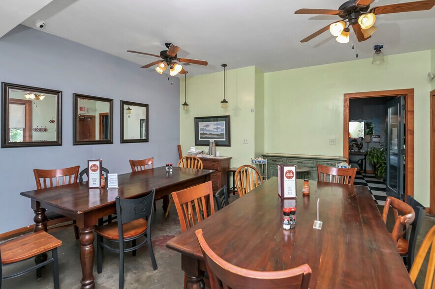 More Photos Of 300 State St, West Columbia Restaurant For Sale