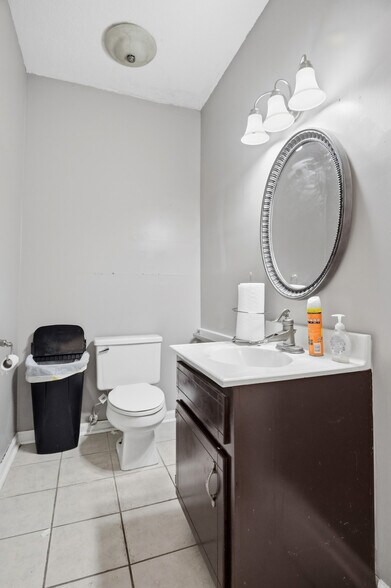 More Photos Of 411 Western Blvd, Jacksonville Medical For Lease