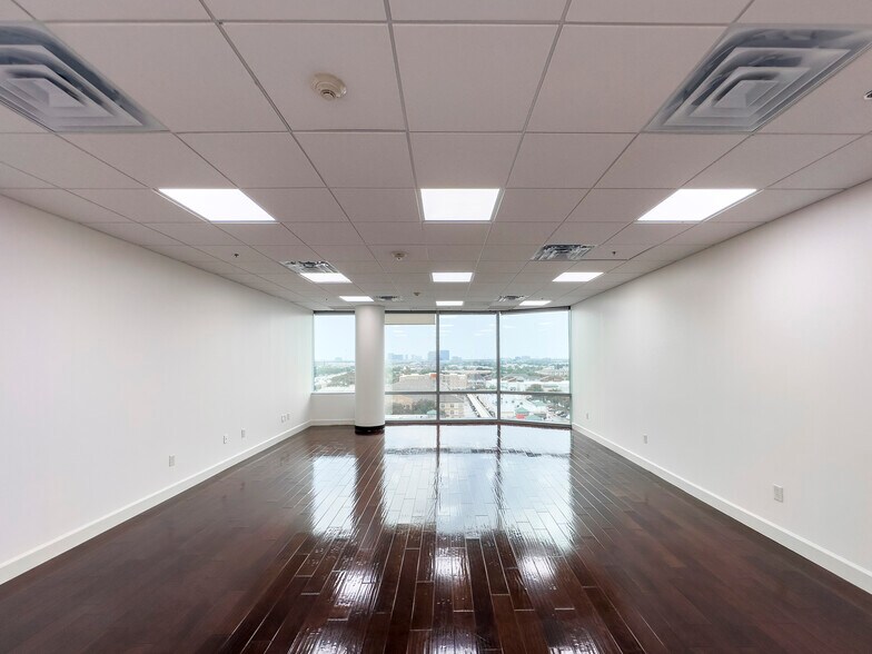 More Photos Of 9999 Bellaire Blvd, Houston Medical For Lease