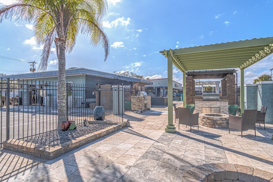 More Photos Of 2036 S Ridgewood Ave, Daytona Beach Medical For Sale