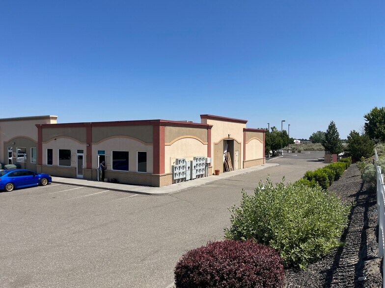More Photos Of 10121 W Clearwater, Kennewick Office For Lease