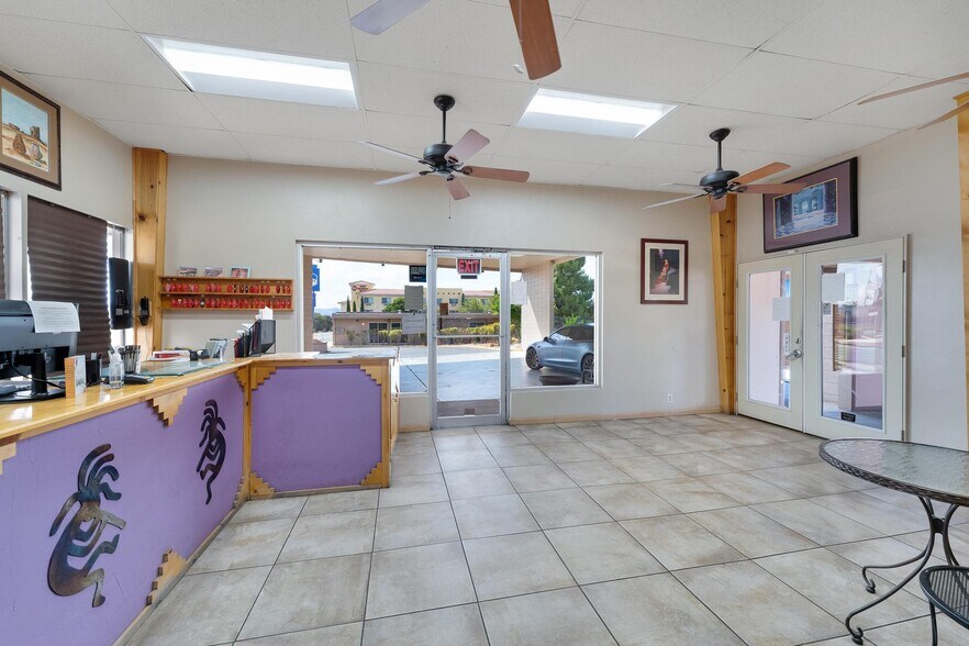More Photos Of 150 N Lake Powell Blvd, Page Hotel For Sale