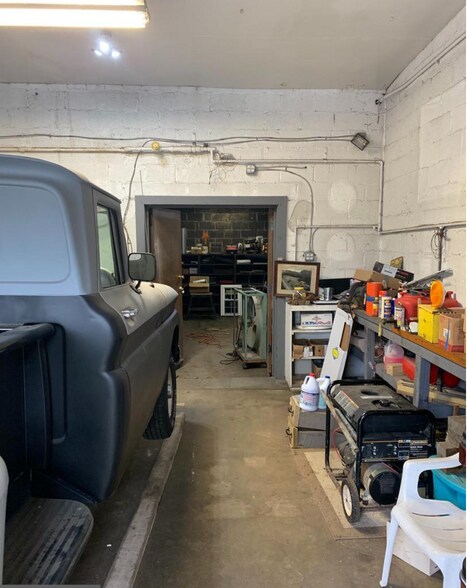 More Photos Of 2712 Sparrows Point Rd, Baltimore Light Manufacturing For Sale