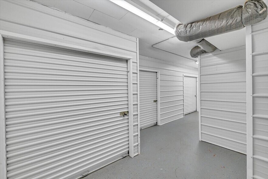 More Photos Of 2312 S 5th St, Allentown Self Storage For Sale