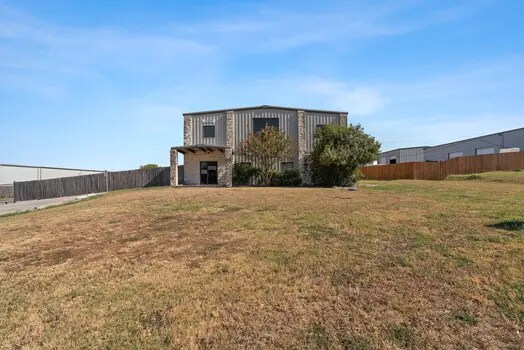 More Photos Of 200 Trademark St, Buda Warehouse For Lease