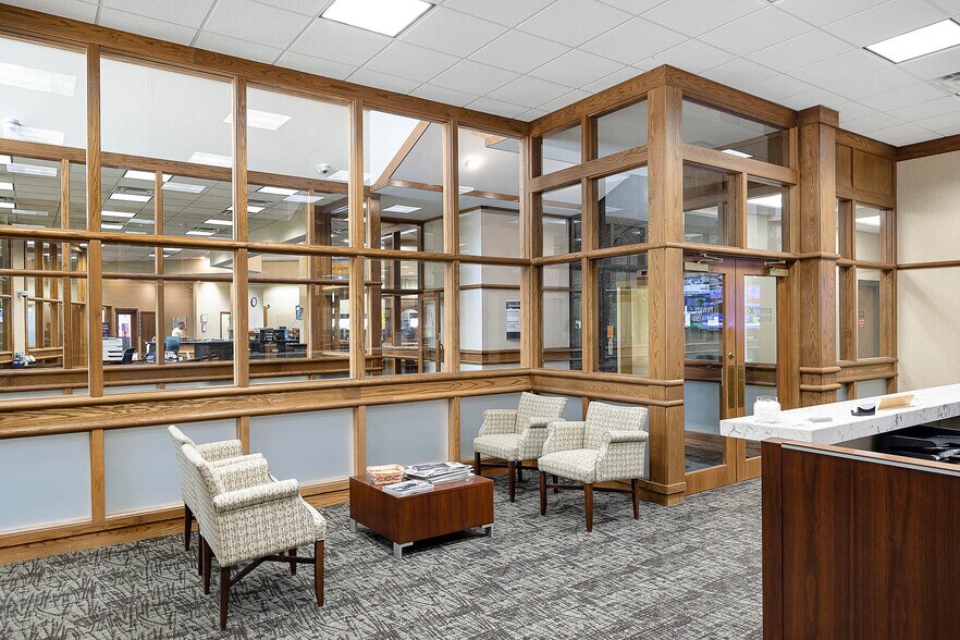 More Photos Of 661 S Hurstbourne Pky, Louisville Office For Sale