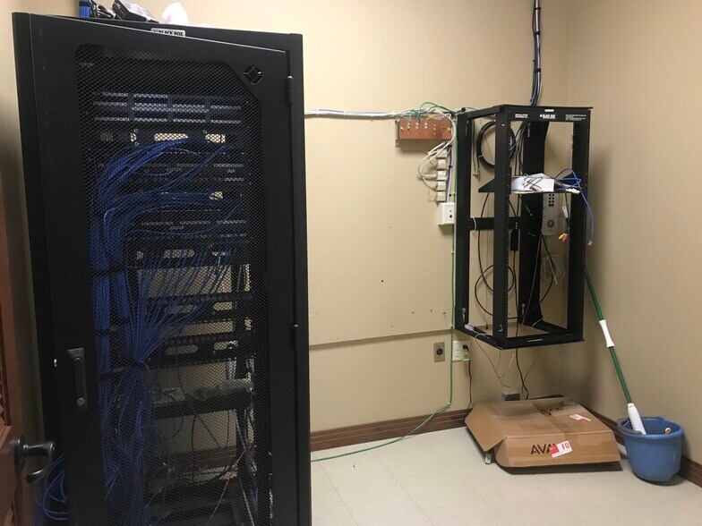 More Photos Of 5117 S Crossing Pl, Sioux Falls Office For Lease