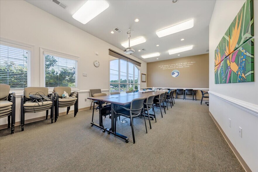 More Photos Of 2408 Electric Rd, Roanoke Medical For Lease