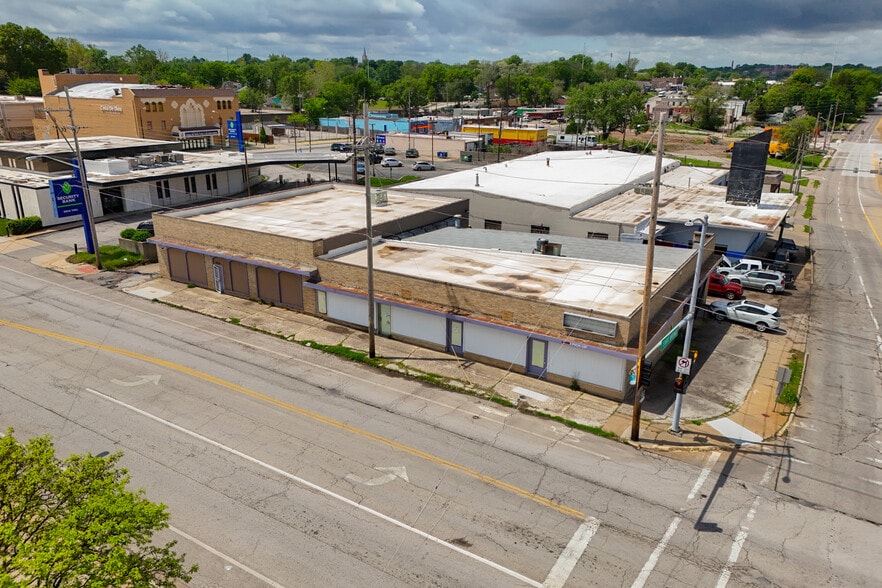 Primary Photo Of 1016-1020 N 10th St, Kansas City Light Distribution For Sale