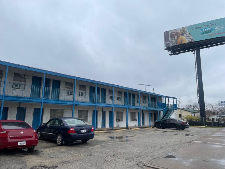 More Photos Of 711 Pasadena Fwy, Pasadena Hotel For Sale