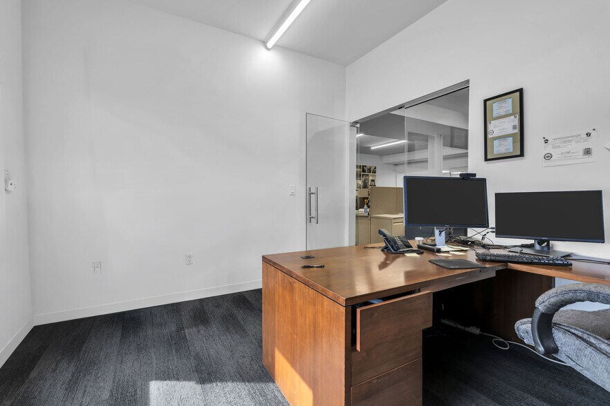 More Photos Of 140 W Main St, Clinton Township Office For Sale