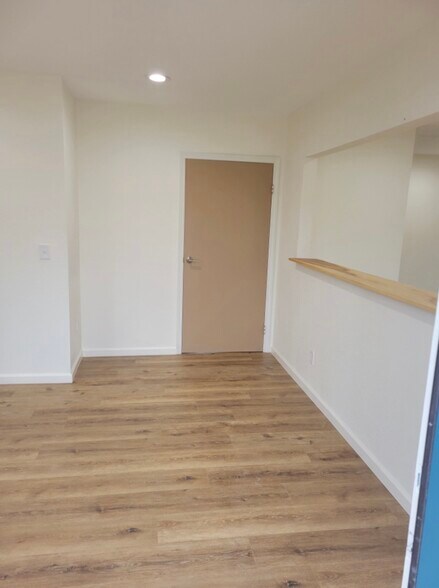 More Photos Of 323 E San Joaquin Ave, Tulare Office Residential For Lease