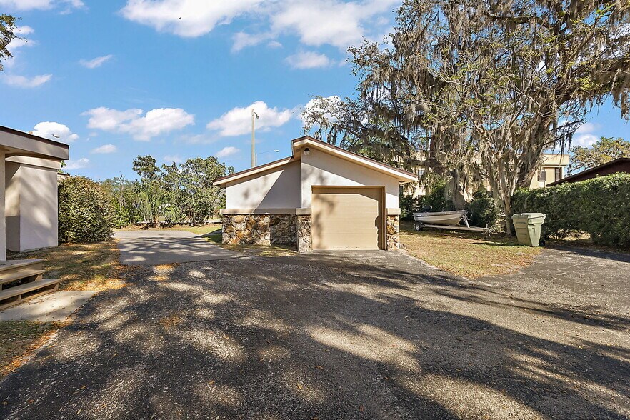 More Photos Of 708 Lee St, Leesburg Office For Sale