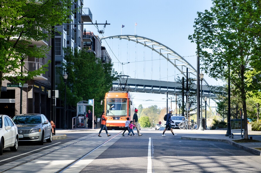 More Photos Of 1030 NW 12th Ave, Portland Apartments For Lease