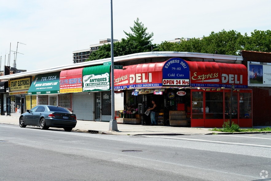 More Photos Of 7912-7912 Parsons Blvd, Flushing Storefront For Lease
