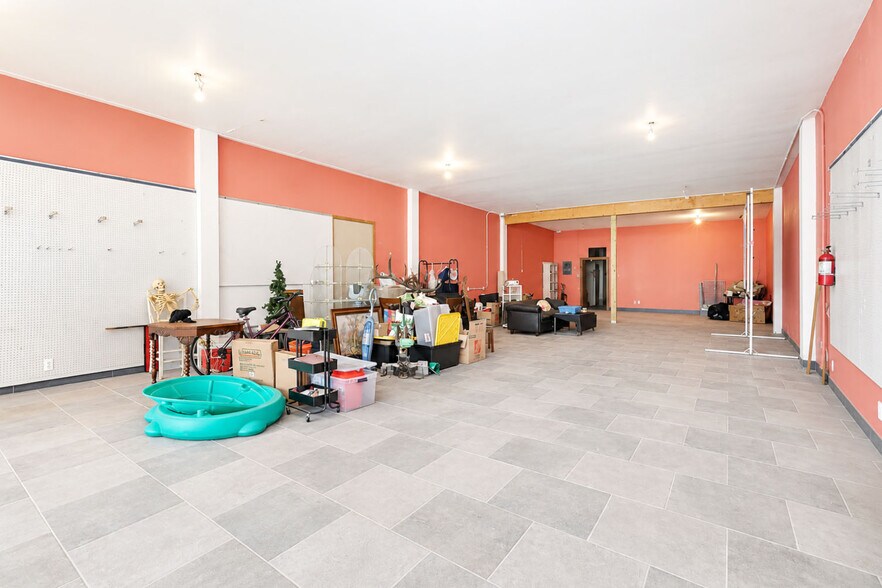 More Photos Of 1304 2nd St, Perry Storefront For Sale