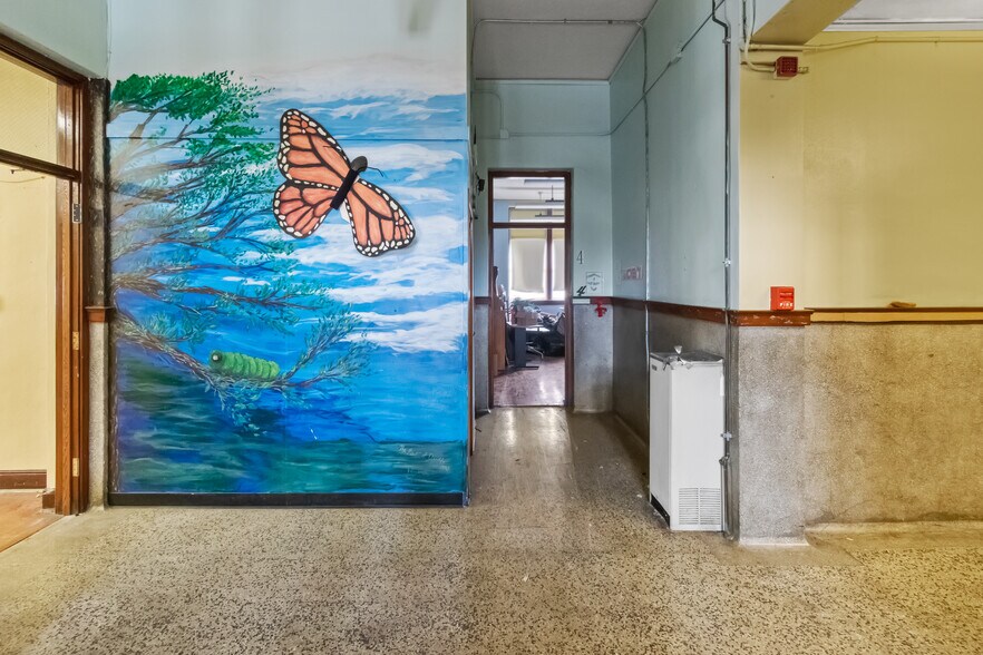 More Photos Of 100 McDonough St, Joliet Schools For Sale