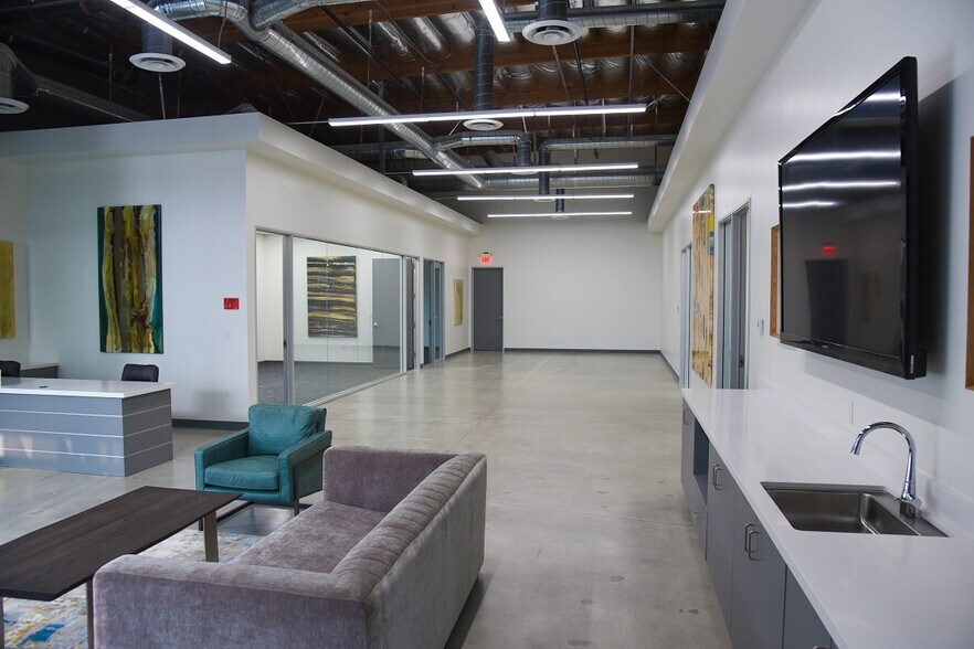 More Photos Of 5472 E La Palma Ave, Anaheim Warehouse For Sale