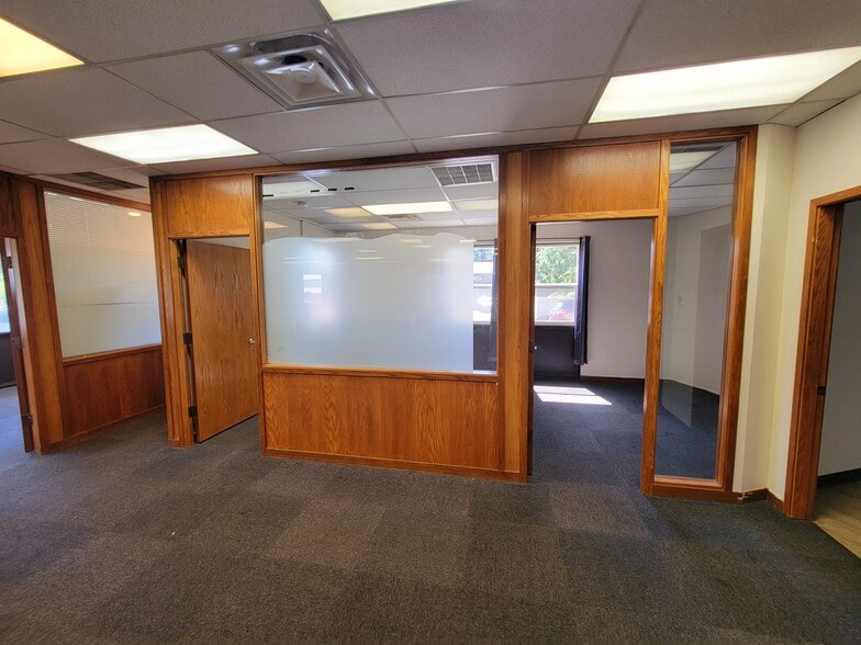 More Photos Of 32717-32925 1st Ave S, Federal Way Unknown For Lease