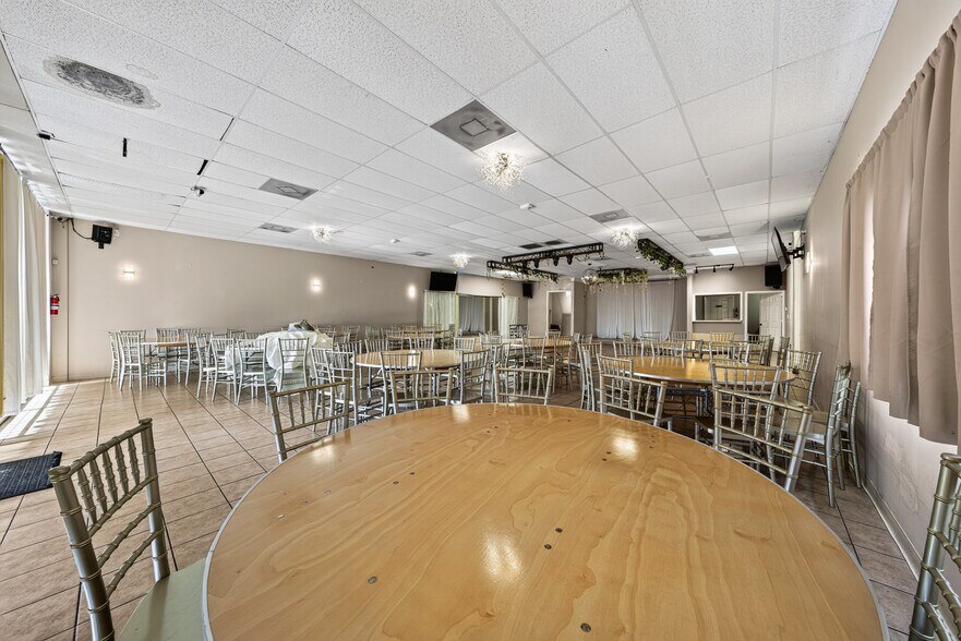 More Photos Of 6920 Cook Rd, Houston General Retail For Lease