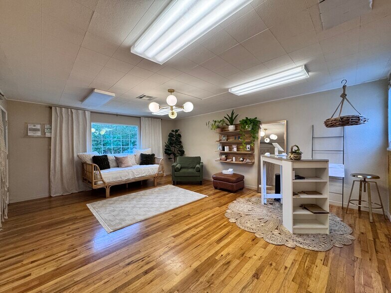 More Photos Of 1936 Shasta St, Redding Office For Sale