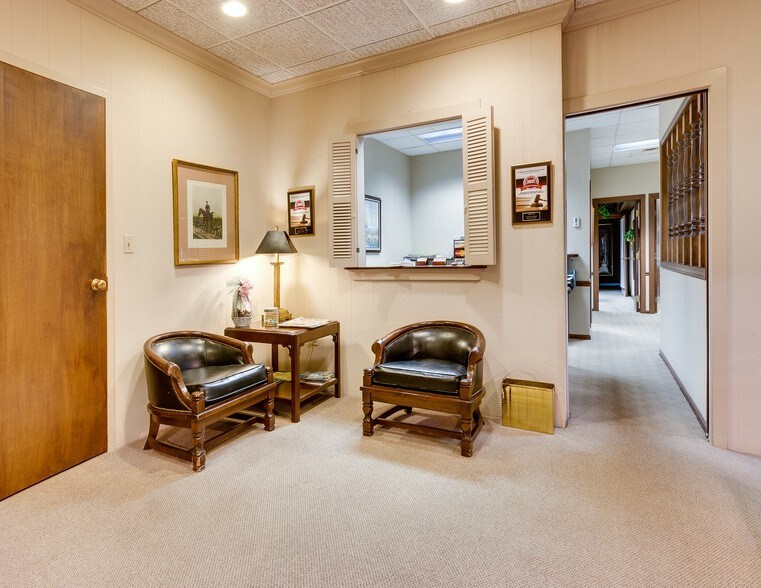 More Photos Of 100 Parker Ct, Chardon Office For Sale