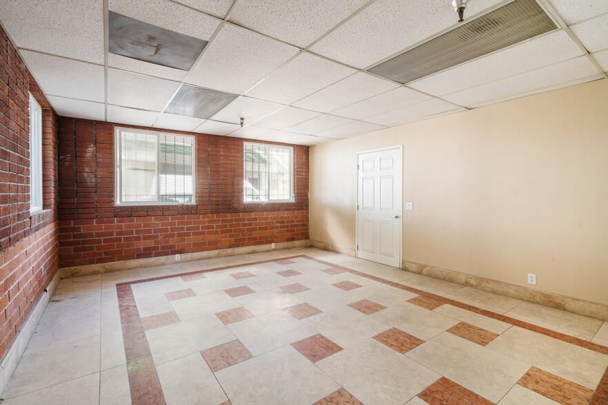 More Photos Of 8647 San Fernando Rd, Sun Valley Warehouse For Lease