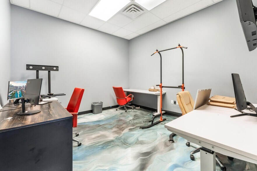 More Photos Of 6230 McLeod Dr, Las Vegas Office For Sale