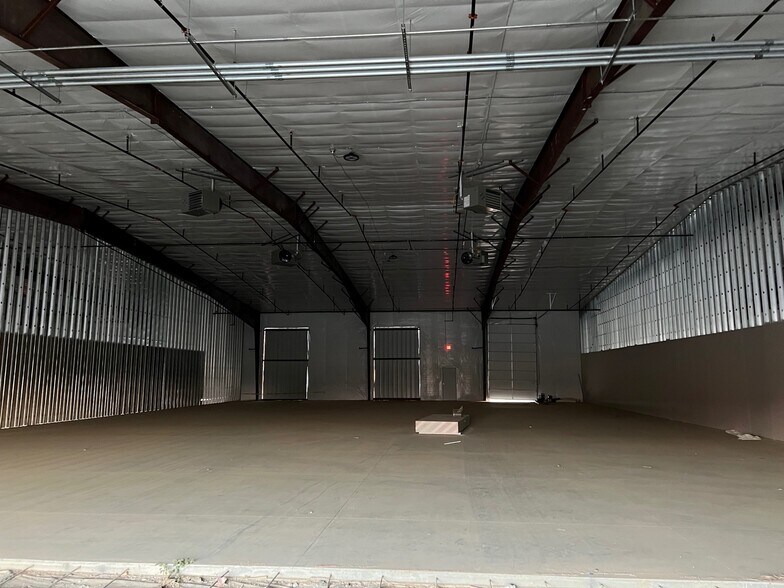 More Photos Of 8135 Gateway Dr, Argyle Warehouse For Lease