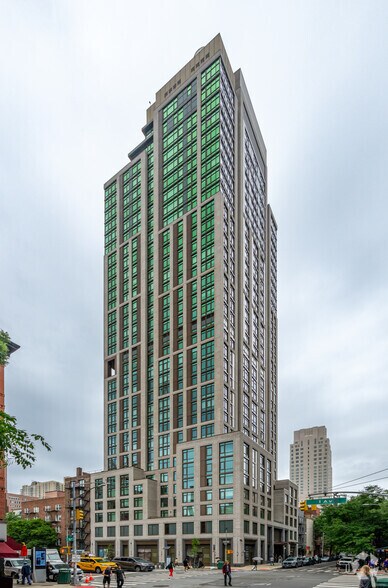 Primary Photo Of 1489 2nd Ave, New York Apartments For Sale